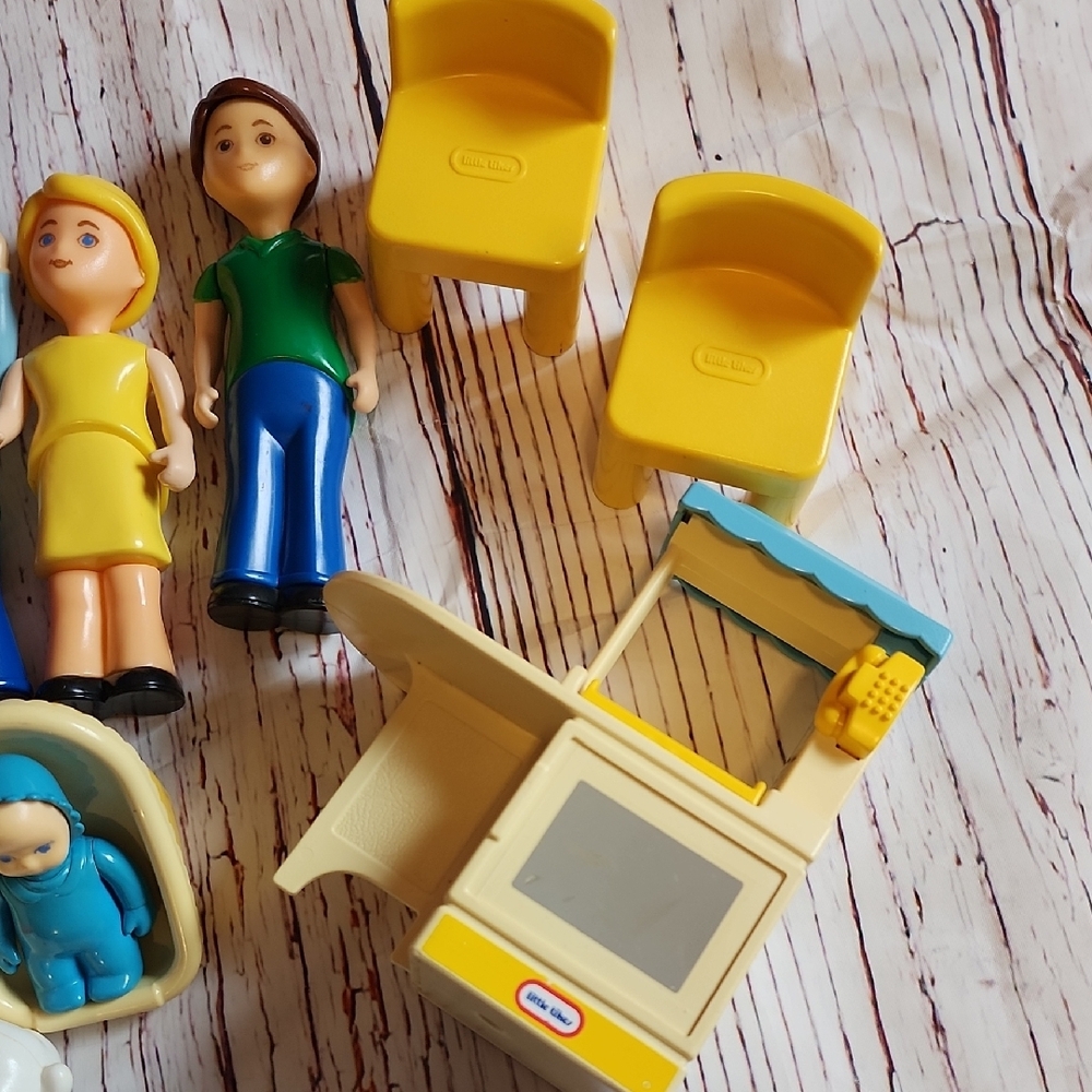 Little Tikes Colorful Doll Set - Picture 5 of 6